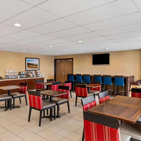 Comfort Inn & Suites Hermiston Exterior photo