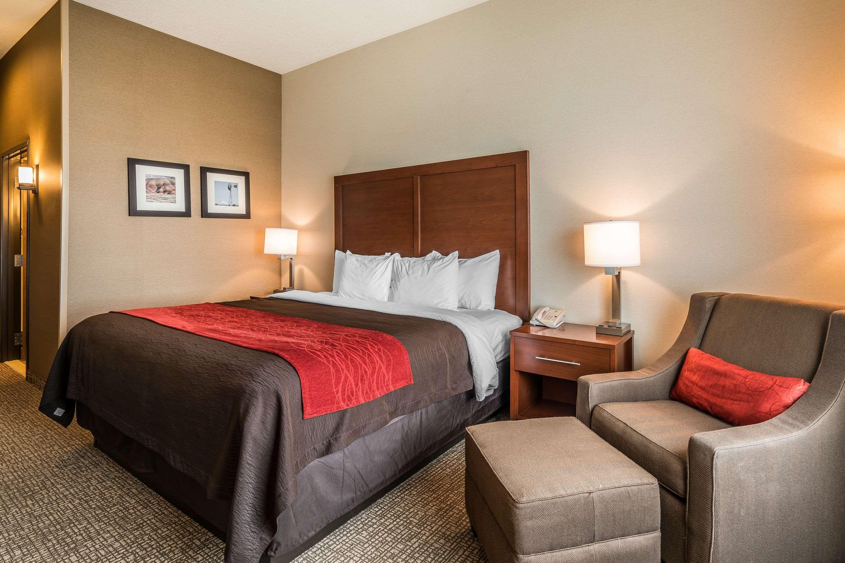 Comfort Inn & Suites Hermiston Exterior photo
