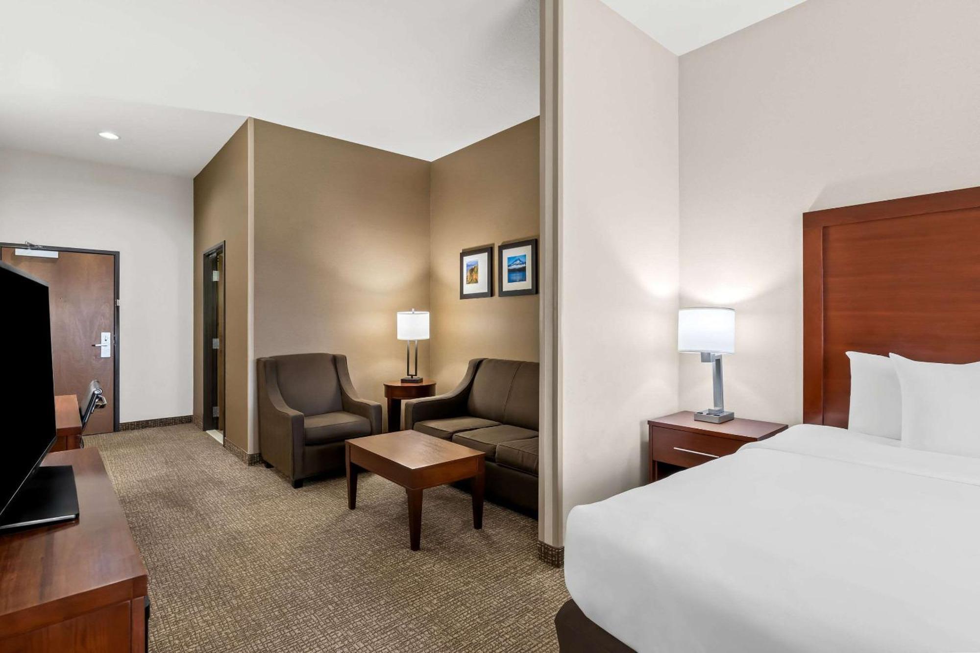 Comfort Inn & Suites Hermiston Exterior photo