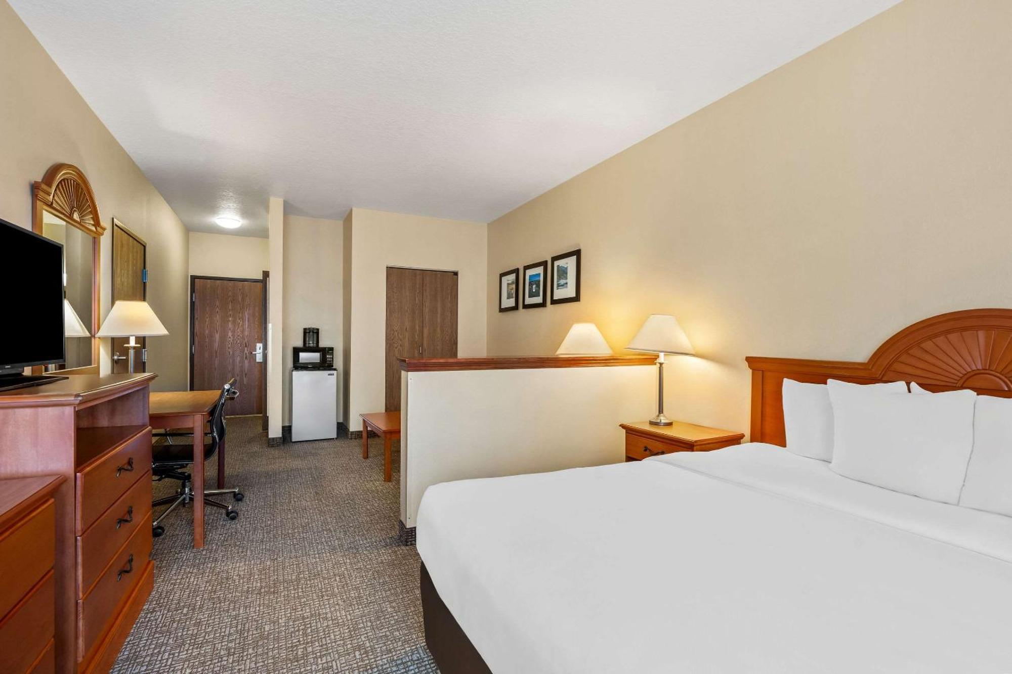 Comfort Inn & Suites Hermiston Exterior photo