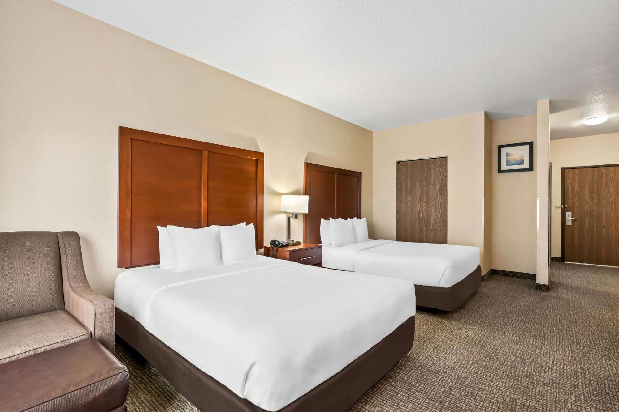 Comfort Inn & Suites Hermiston Exterior photo