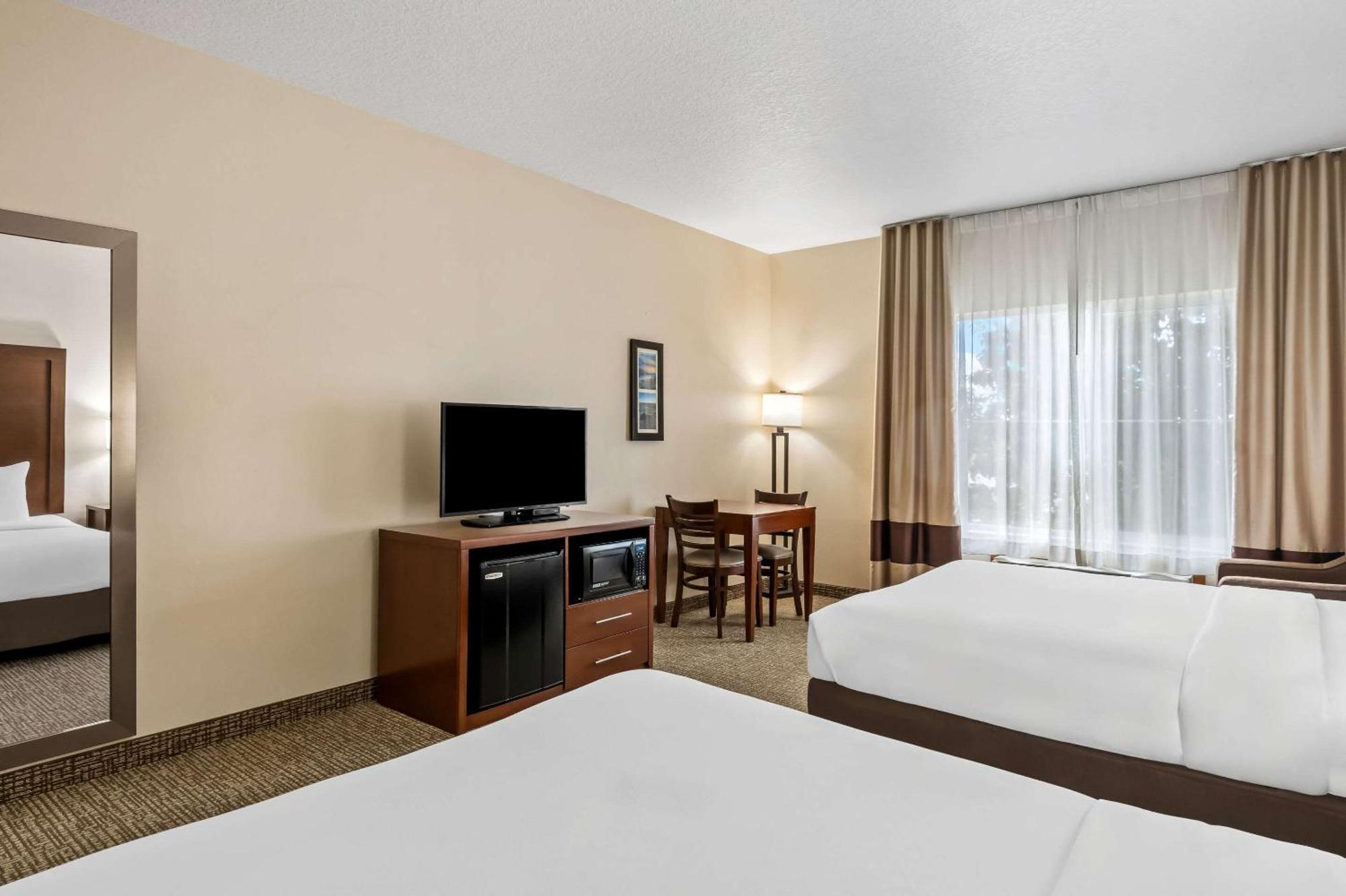 Comfort Inn & Suites Hermiston Exterior photo