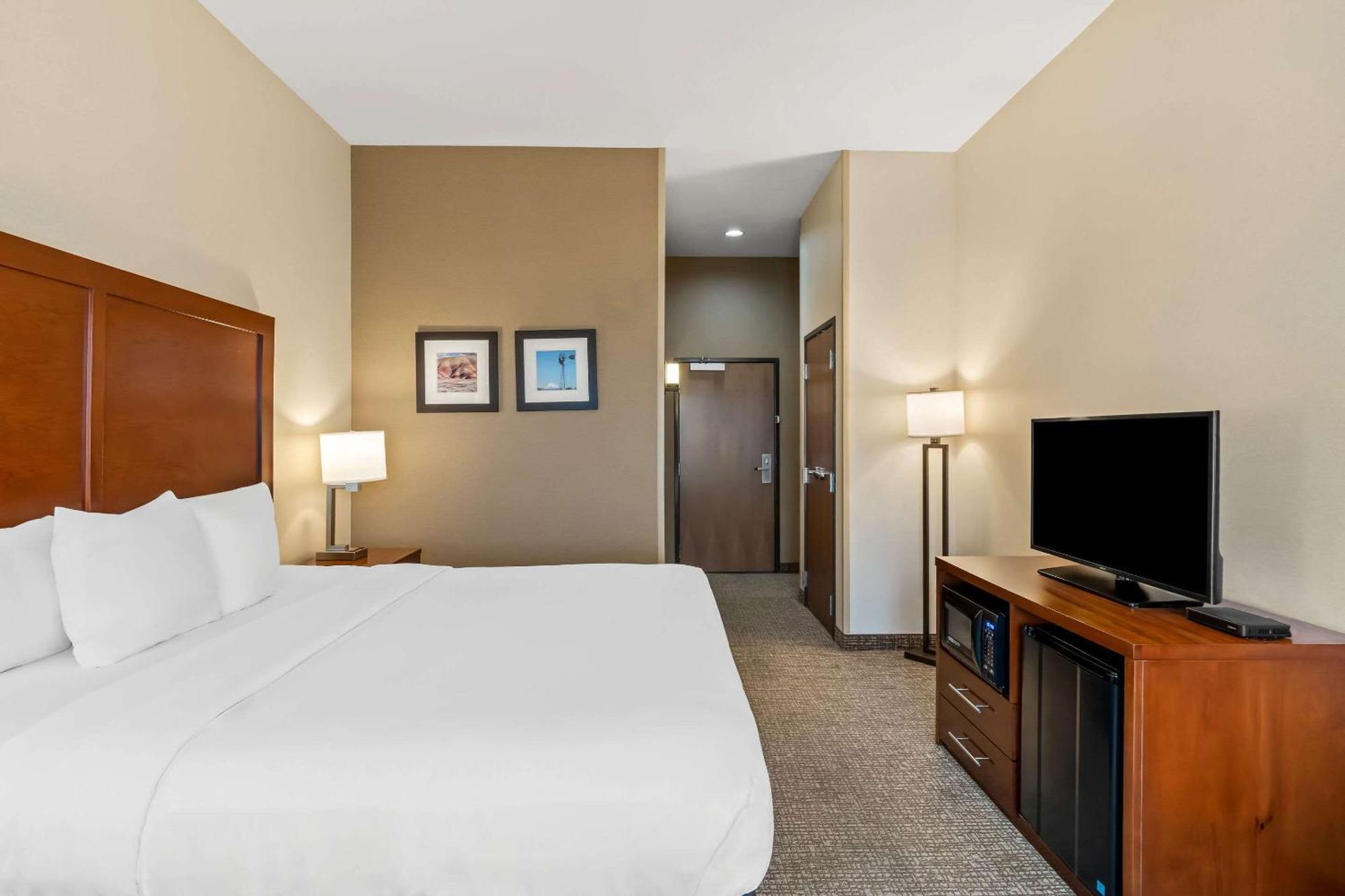 Comfort Inn & Suites Hermiston Exterior photo